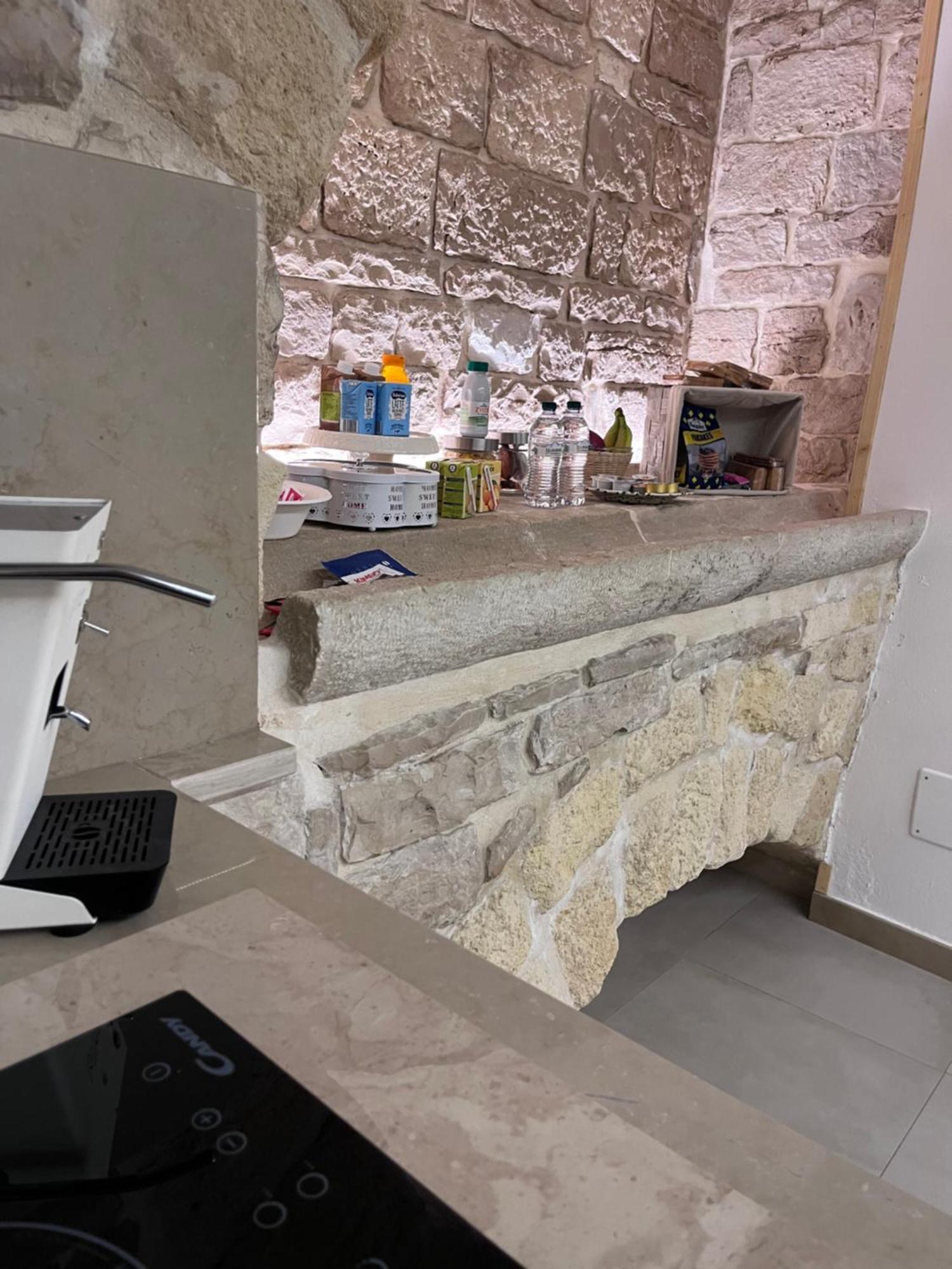 Epoca Suite House Трани Екстериор снимка