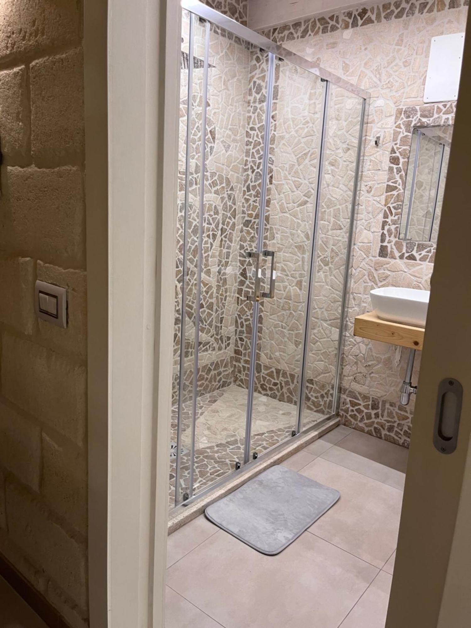 Epoca Suite House Трани Екстериор снимка