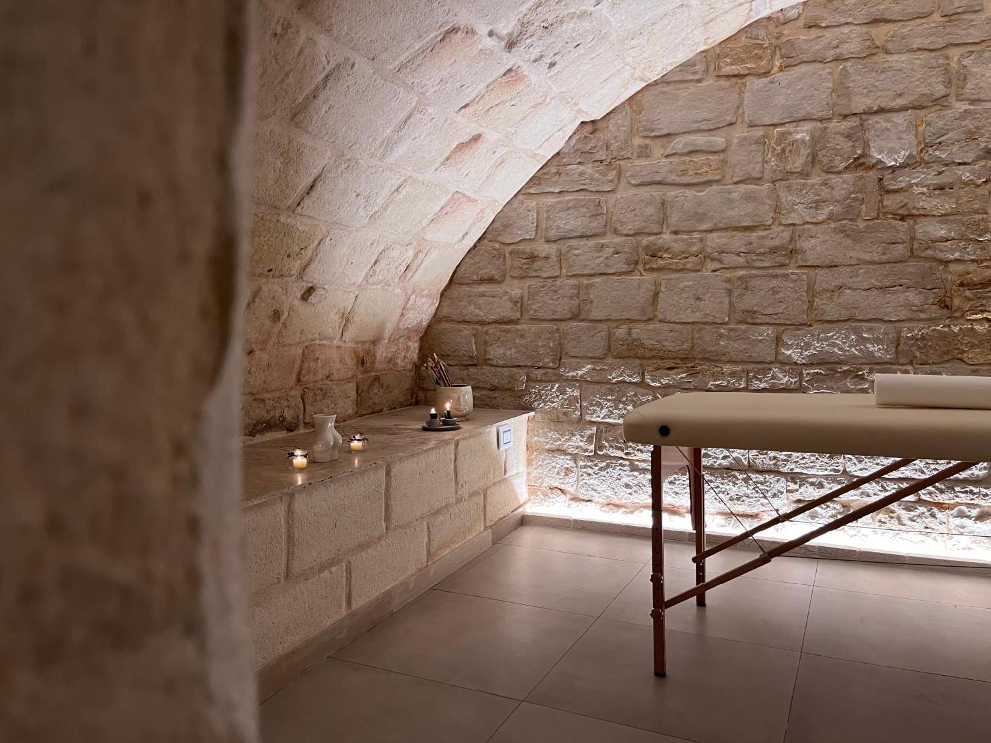 Epoca Suite House Трани Екстериор снимка