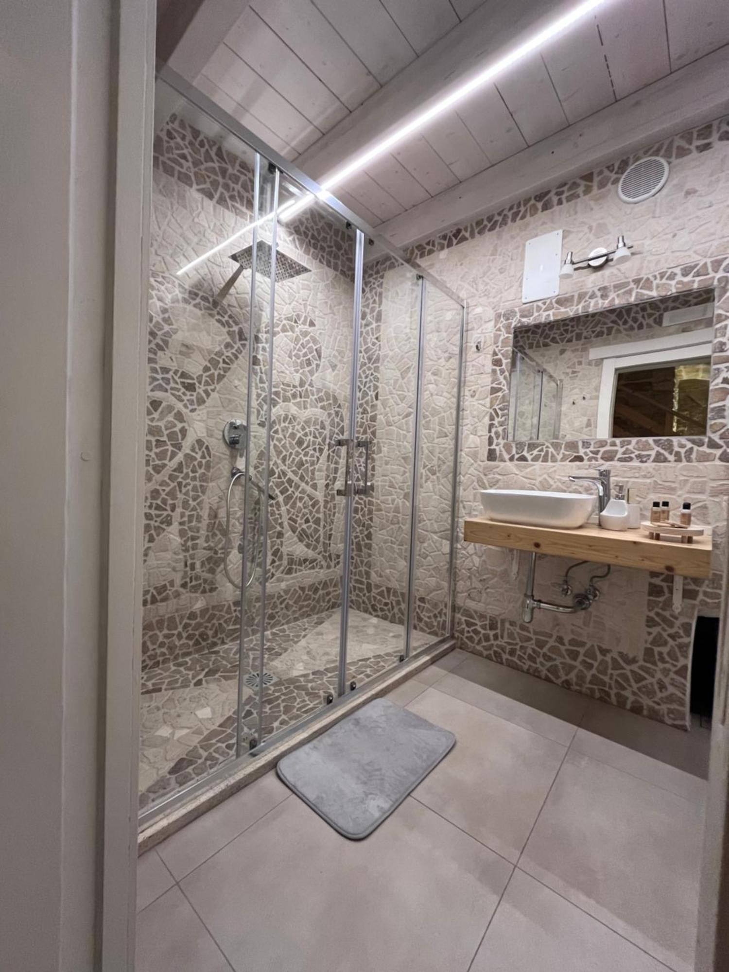 Epoca Suite House Трани Екстериор снимка