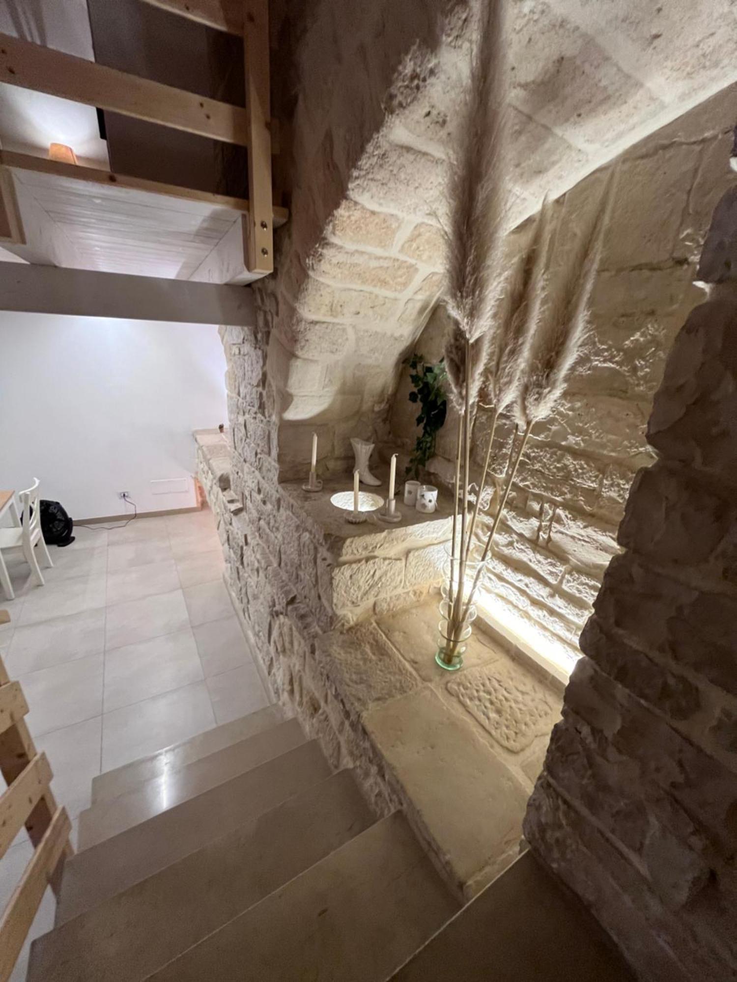 Epoca Suite House Трани Екстериор снимка