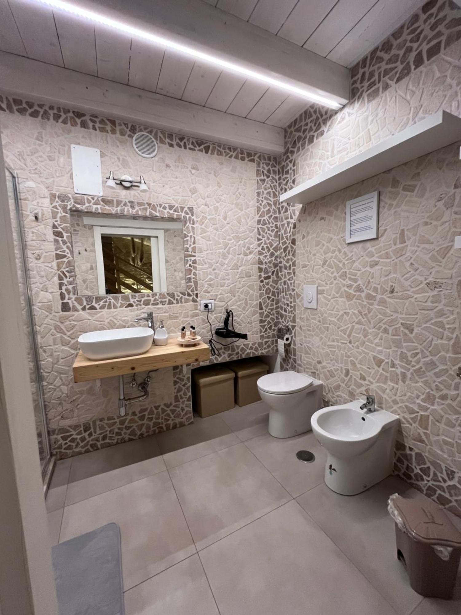 Epoca Suite House Трани Екстериор снимка